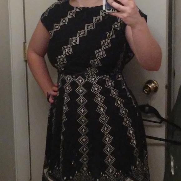 Meet your Posher, Sophia - Picture 3 of 3